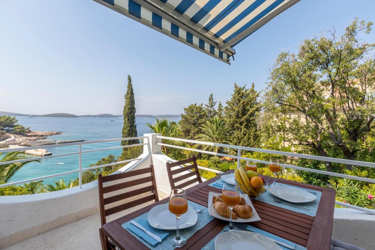 Apartment Shades Of Blue Hvar Town Exteriör bild